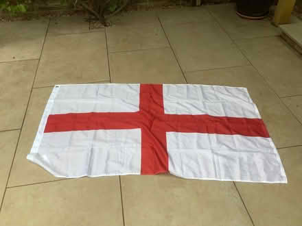 Photo of free England flag (Oaks Cross SG2) #1