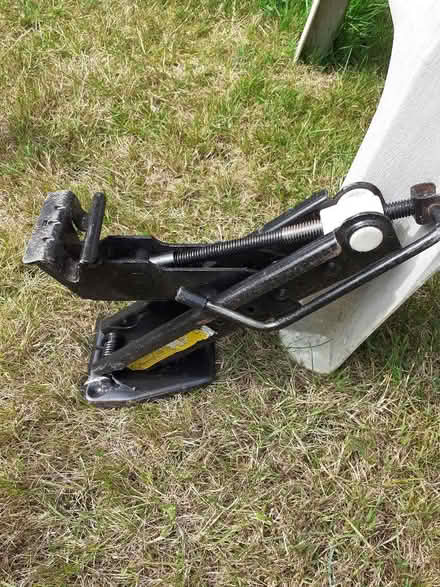 Photo of free Car jack (Welwyn AL6) #1