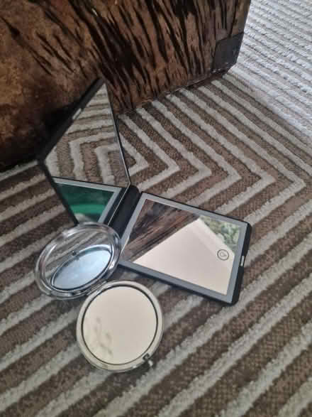 Photo of free Mirror compact/travel mirror (Ilford IG1) #3