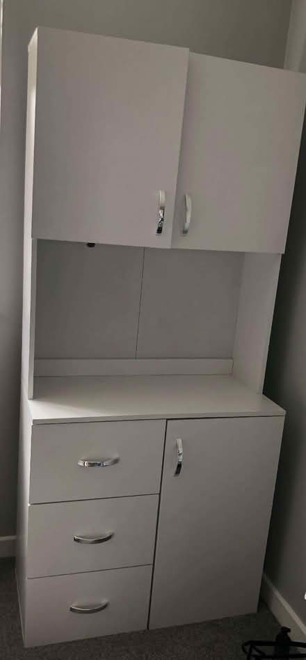 Photo of free Kitchen Cabinet in good condition (Chessington KT19) #2