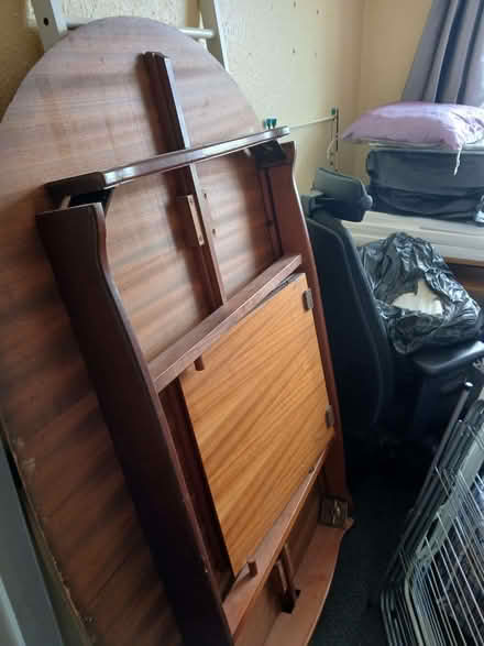 Photo of free Solid wood large oval extending dining table. Seats 6 or 8 (Cleveleys FY5) #2