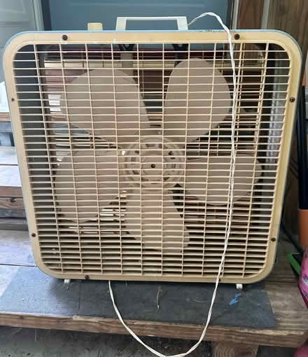 Photo of free Box Fan (Dare) #1