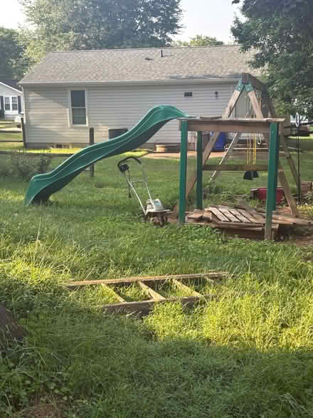 Photo of free Slide/partial ātree houseā (Woodfield Rd & Airpark) #1