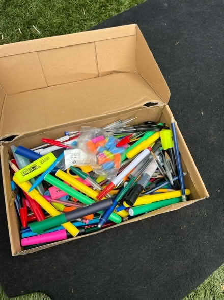 Photo of free Pens Pencils highlighters (MK45) #1