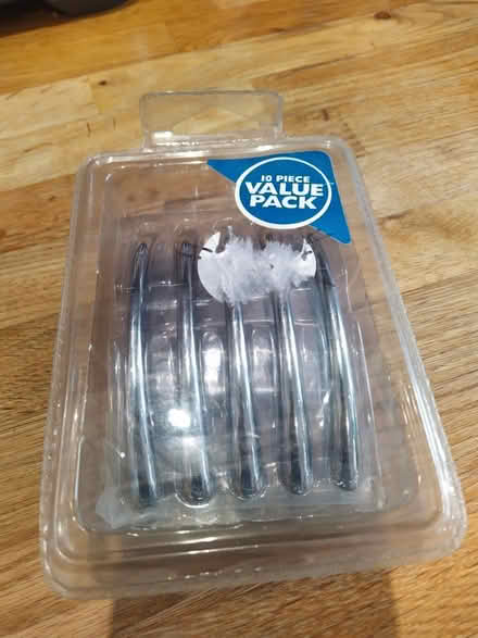 Photo of free Drawer handles 96mm chrome effect (Baldock SG7) #2