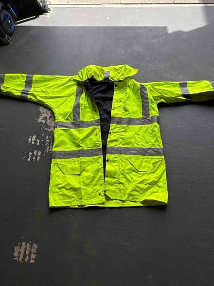 Photo of free High visibility warning jacket (Gaydon CV35) #1