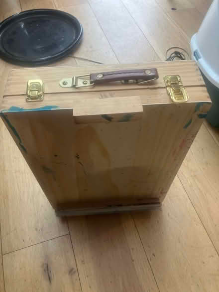 Photo of free Childs paint box (Prittlewell SS2) #1