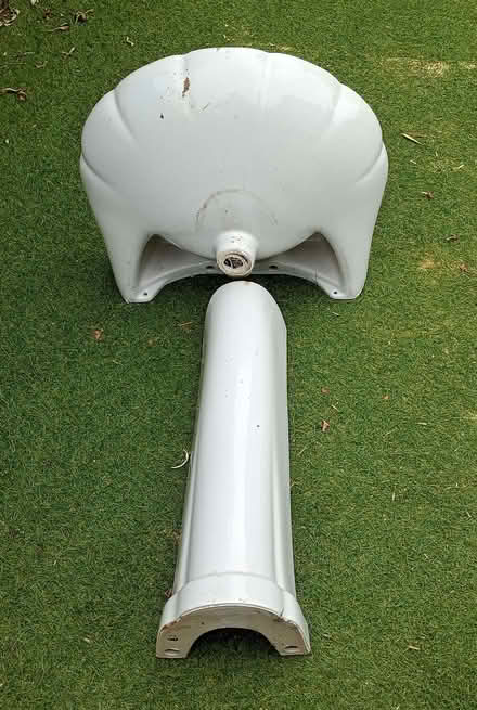 Photo of free pedestal washbasin (Southport PR9) #2