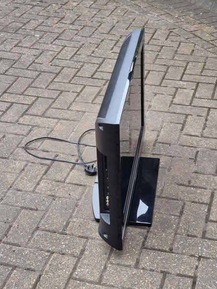 Photo of free Sony Bravia KDL-32EX503 32" Full HD LCD TV (Purley on Thames RG8) #2