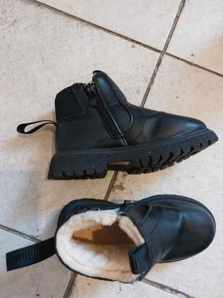 Photo of free Girl shoes between ages 3 and 5 (M38) #3