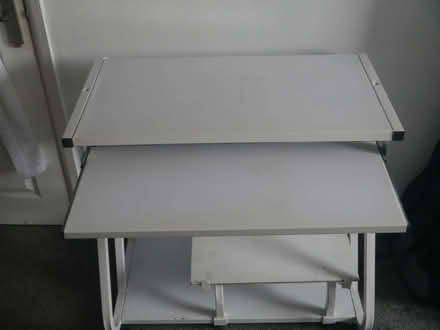 Photo of free White computer desk (Didcot OX11) #3