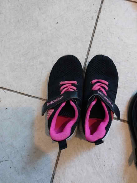 Photo of free Girl shoes age 7 (M38) #3