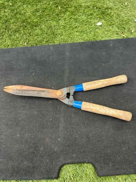 Photo of free Pruning sheer (MK45) #1