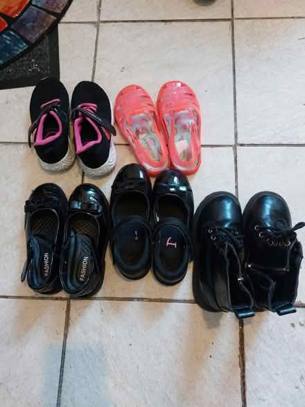 Photo of free Girl shoes age 7 (M38) #1