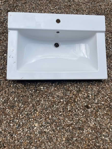 Photo of free Large wash hand basin (Purley CR8) #1