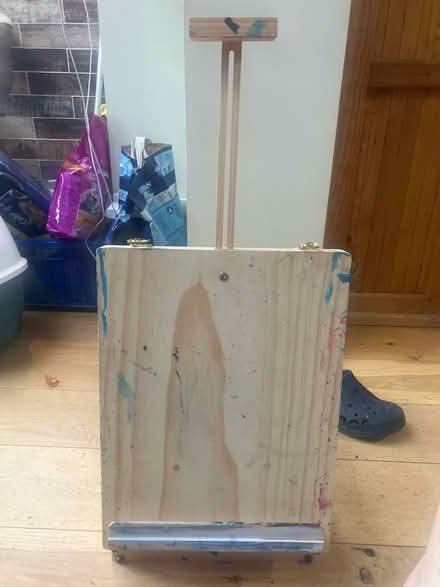 Photo of free Childs paint box (Prittlewell SS2) #3