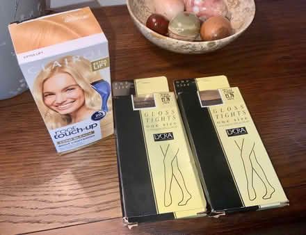 Photo of free Clairol Blonde Root Touch-Up & Gloss Tights. (Kendal LA9) #2