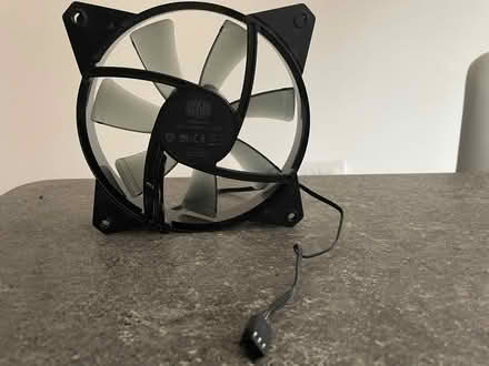 Photo of free 3 computer fans (Elephant and castle SE1) #3