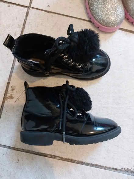 Photo of free Girl shoes between ages 3 and 5 (M38) #4