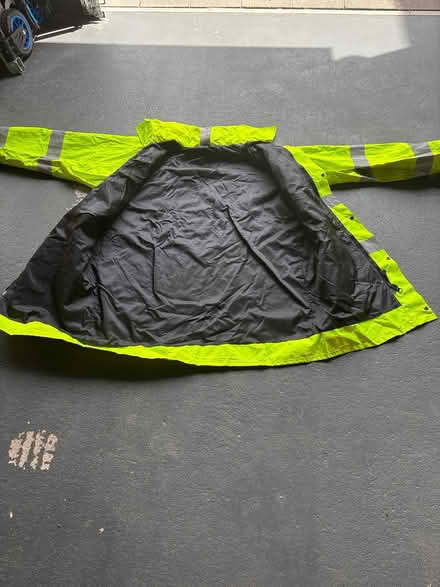 Photo of free High visibility warning jacket (Gaydon CV35) #2