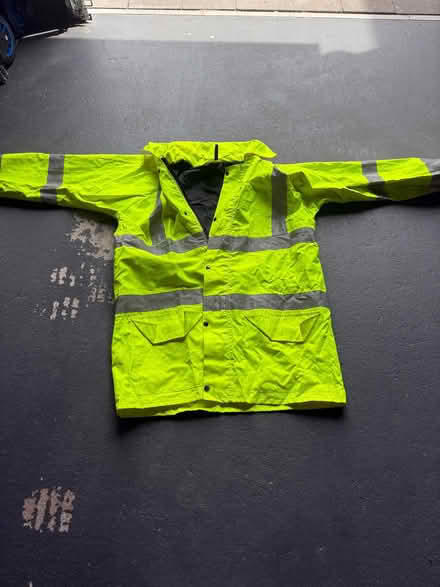 Photo of free High visibility jacket (Gaydon CV35) #1