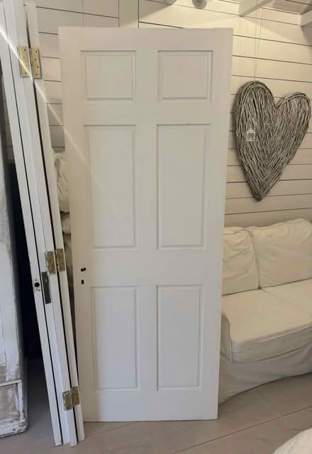 Photo of free Job lot 5 x white solid wood interior doors good condition (Ham Island TW19) #1