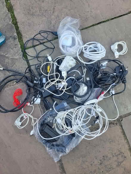 Photo of free Cables, chargers, Apple (ST7 4L, Mow Cop) #1
