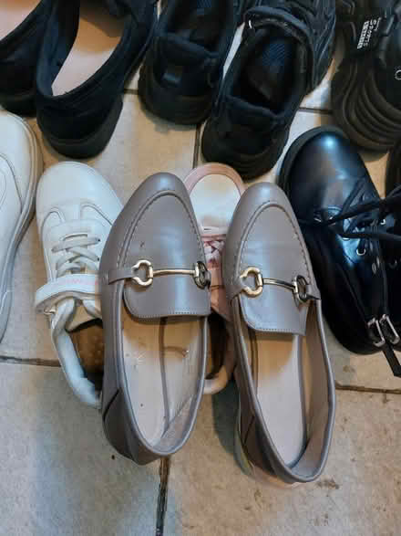 Photo of free Shoes for girls 9 to 10 years (M38) #2