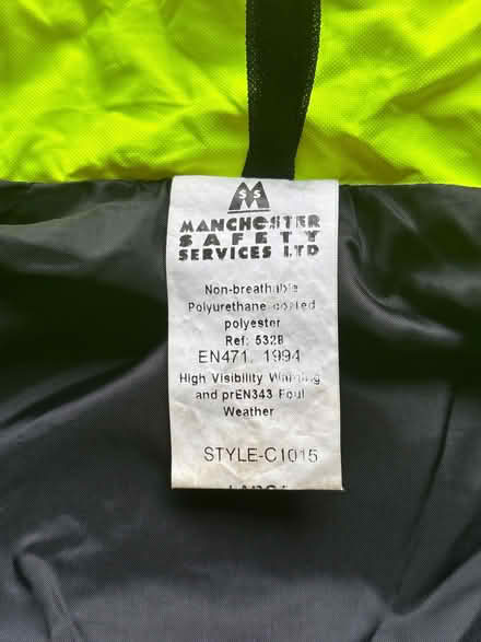 Photo of free High visibility warning jacket (Gaydon CV35) #3
