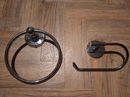 Photo of free Hand towel and toilet roll holder set (Shinfield RG2) #1