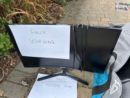 Photo of free Samsung Curved Monitor (Twickenham) #1