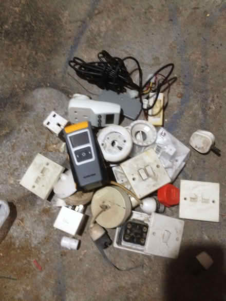Photo of free various electrical (Quinton B32) #1