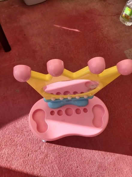 Photo of free Pippa Pig dressing table (B33) #4