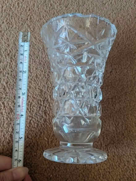 Photo of free Small crystal glass vase - chipped rim (Horspath OX33) #1