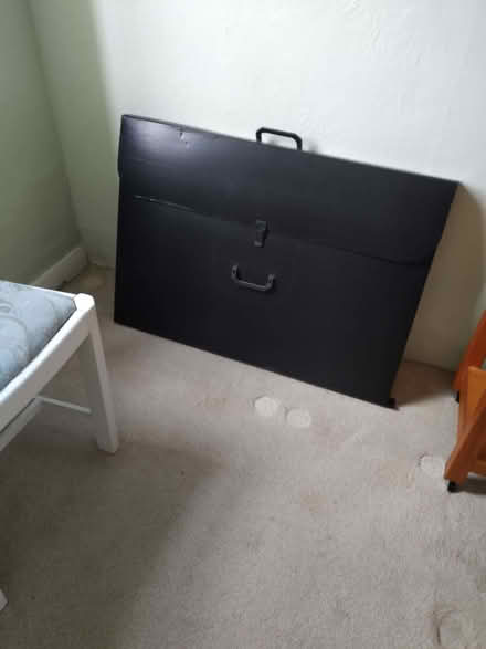Photo of free Artist's portfolio plastic case. (Barlow S18) #1