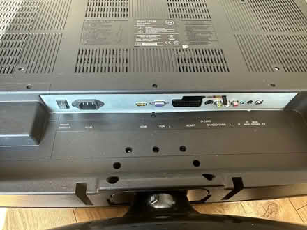 Photo of free 32” tv (Barnet N3) #3