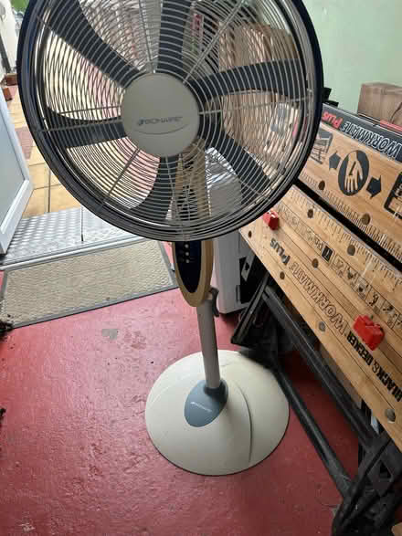 Photo of free Electric fan (Moor Park L9) #1