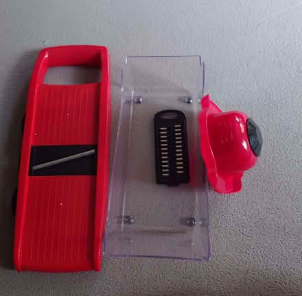 Photo of free Vegetable cutter / chopper in Red (Shepherds Bush W6) #1