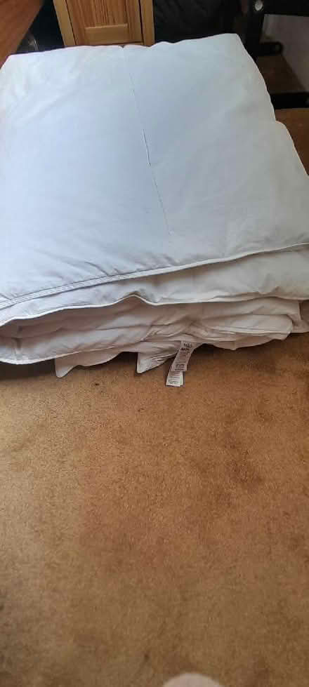 Photo of free Nearly-new LOVELY double duvet (Kings Heath B14) #2
