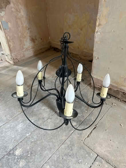 Photo of free Chandelier (Stepney Green E1) #1