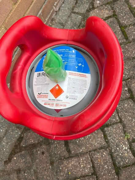Photo of free Empty gas cylinder (Broomfield CM1) #2