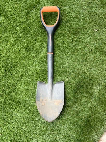 Photo of free Spade (Twickenham TW2) #2