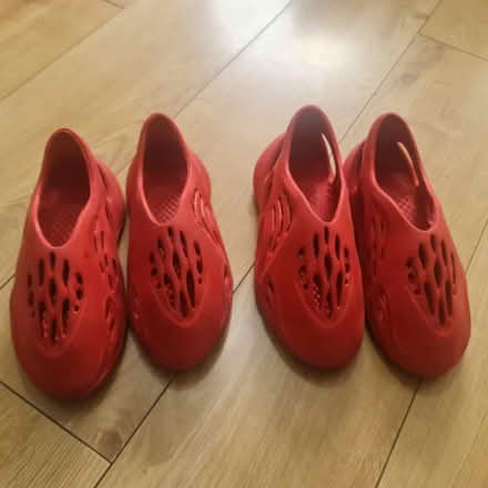 Photo of free 2 x Yeezy Foam Runner (Wallington SM6) #1