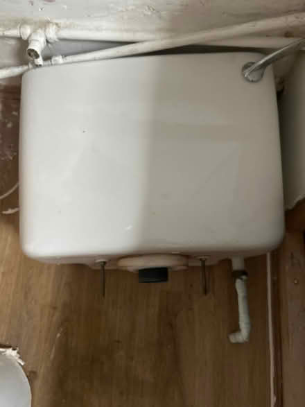 Photo of free Toilet and sink (Stepney Green E1) #4