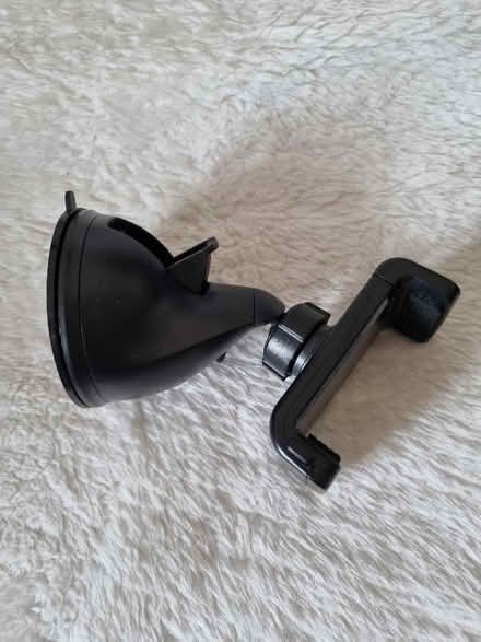 Photo of free Mobile phone holder for car (Salph End MK41) #1