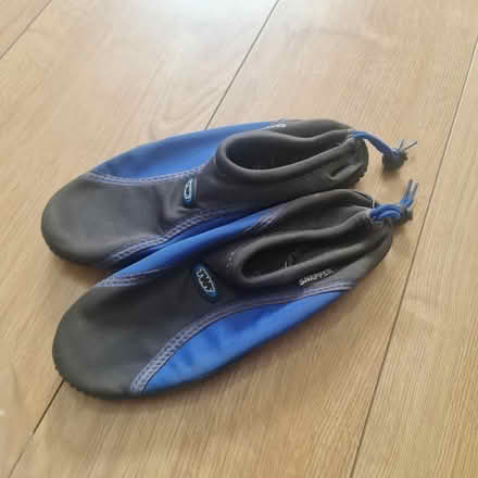 Photo of free Boys swimming shoe (Wallington SM6) #2