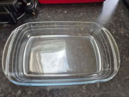 Photo of free One Pyrex and one Pyrex stele oven safe roaster (Bengeo SG14) #2
