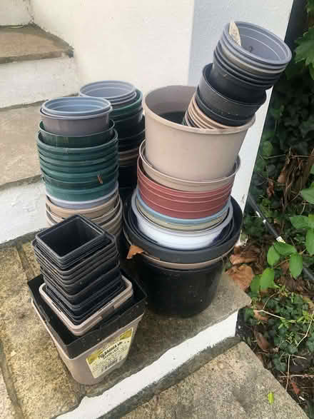 Photo of free Plastic plant pots (Purley CR8) #1