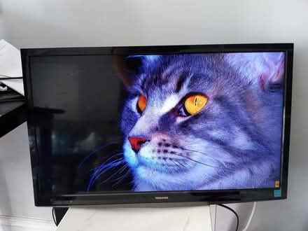 Photo of free Toshiba 32′′ LED TV (Milton) #3
