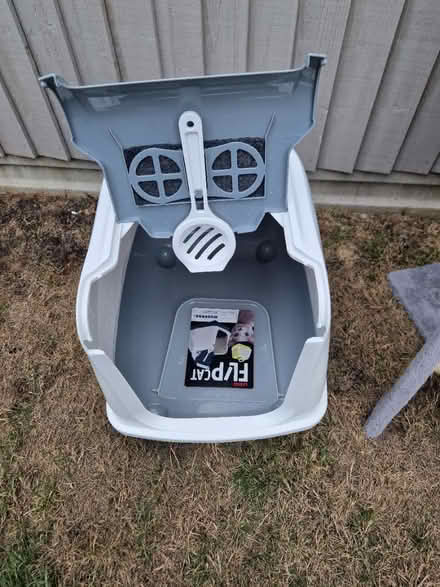 Photo of free Cat tree and large litter box (HA2) #4